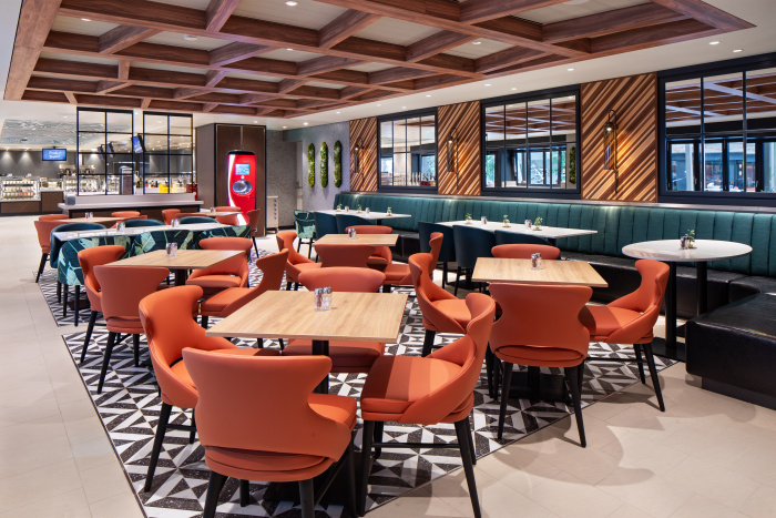 Park Café is a fan favorite in Central Park on Royal Caribbean’s Utopia of the Seas. The casual spot’s menu ranges from made-to-order salads and breakfast bagels to sandwiches, wraps and more.