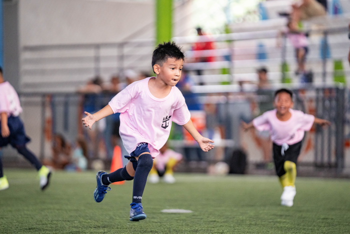 February 2025 – Royal Caribbean and Inter Miami CF teamed up to host the Club’s first-ever international youth fútbol clinic, providing an unforgettable experience for 40 young athletes from the Deportivo Italia Academy and the Fundación Casa Esperanza foundation in Panama City, Panama. The initiative sought to foster teamwork, sportsmanship and cultural exchange, building on Royal Caribbean and Inter Miami CF’s shared commitment to uplift and support communities around the world.Febrero de 2025 – Royal Caribbean y Inter Miami CF unieron fuerzas para organizar la primera clínica internacional de fútbol juvenil del Club, brindando una experiencia inolvidable para 40 jóvenes atletas de la Deportivo Italia Academy y la Fundación Casa Esperanza en la Ciudad de Panamá, Panamá. La iniciativa buscó fomentar el trabajo en equipo, el espíritu deportivo y el intercambio cultural, basándose en el compromiso compartido de Royal Caribbean e Inter Miami CF de elevar y apoyar a las comunidades de todo el mundo.