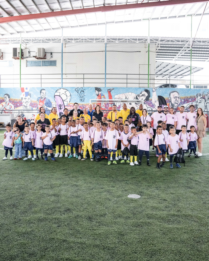 February 2025 – Royal Caribbean and Inter Miami CF teamed up to host the Club’s first-ever international youth fútbol clinic, providing an unforgettable experience for 40 young athletes from the Deportivo Italia Academy and the Fundación Casa Esperanza foundation in Panama City, Panama. The initiative sought to foster teamwork, sportsmanship and cultural exchange, building on Royal Caribbean and Inter Miami CF’s shared commitment to uplift and support communities around the world.Febrero de 2025 – Royal Caribbean y Inter Miami CF unieron fuerzas para organizar la primera clínica internacional de fútbol juvenil del Club, brindando una experiencia inolvidable para 40 jóvenes atletas de la Deportivo Italia Academy y la Fundación Casa Esperanza en la Ciudad de Panamá, Panamá. La iniciativa buscó fomentar el trabajo en equipo, el espíritu deportivo y el intercambio cultural, basándose en el compromiso compartido de Royal Caribbean e Inter Miami CF de elevar y apoyar a las comunidades de todo el mundo.